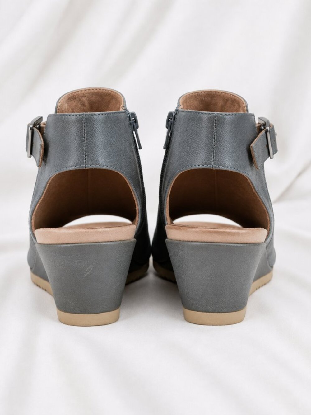 Earth Attalea Slate Blue Perforated Leather Peep Toe Wedge Sandals 9.5 - Picture 5 of 15